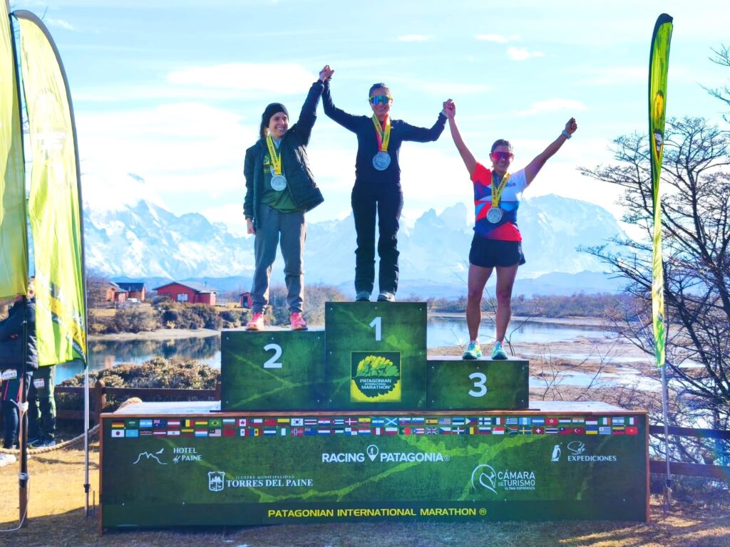 Atleta puntarenense Nitza García destaca en la 14° edición del Patagonian International Marathon en Torres del Paine