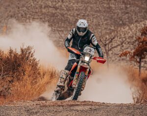 Piloto chileno Bruno Bozzo se corona subcampeón de Rally Raid en España y se alista para el Mundial de Marruecos