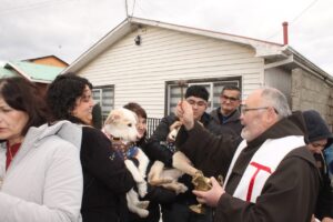 Realizarán tradicional bendición de mascotas este domingo en Porvenir y Cerro Sombrero