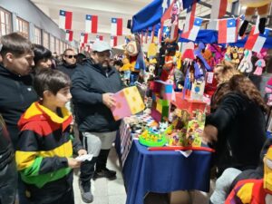 Kermeses escolares llenaron de tradición y ambiente familiar la jornada de Fiestas Patrias en Punta Arenas