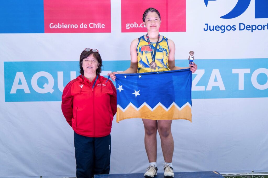 Magallanes destaca en los Juegos Deportivos Escolares con oro en atletismo y triunfos en futsal y vóleibol