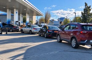Proyectan cuarta alza consecutiva de combustibles en Magallanes y transportistas tildan de “perversa” carga tributaria