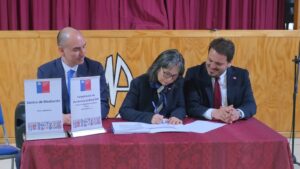 Delegación Presidencial de Tierra del Fuego y CAJ firman convenio para acercar la asistencia jurídica en Porvenir, Primavera y Timaukel