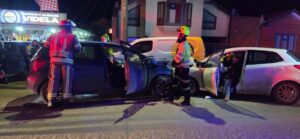 ​Colisión frontal en calle Videla con pasaje Burgos deja tres personas lesionadas en Punta Arenas