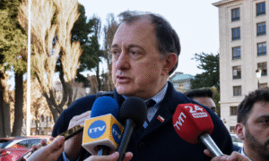 Ministro Iván Poduje confirma desalojo definitivo de la toma Lautaro durante el mes de septiembre