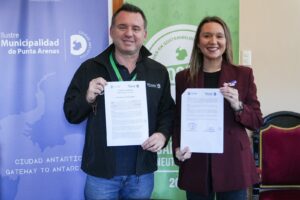 Punta Arenas y Las Condes firman convenio de cooperación para fortalecer proyectos en turismo, salud y emergencias