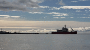 Liga Marítima propone construir nuevo puerto de aguas protegidas en Punta Arenosa para captar tráfico desviado de Panamá