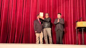 Reconocen a historiador Winston Alarcón Cárdenas en la Gala del Bicentenario de Chiloé en Punta Arenas