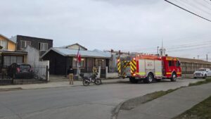 Bomberos investiga un misterioso incendio detectado casi un día después