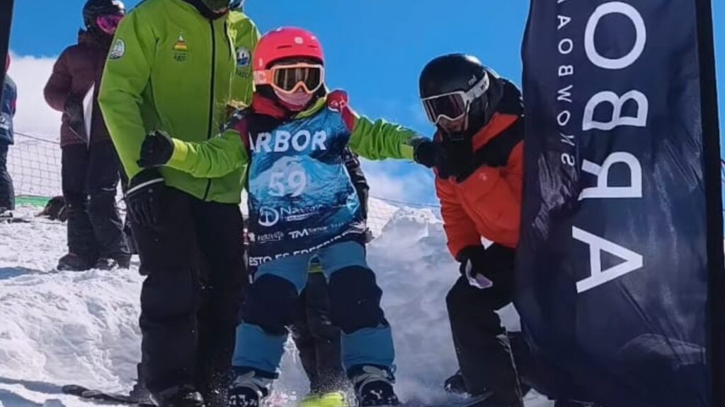 Deportista magallánica Florencia Vidal obtiene el primer lugar en el torneo internacional de freeride en Corralco