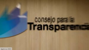 Consejo para la Transparencia detecta que 34 organismos públicos incumplieron entregas de información en Chile