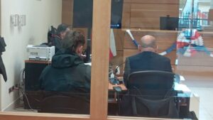 Formalizan a sujeto por amenazar con disparar a niños y vecinos en sector sur de Punta Arenas