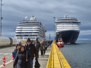 Sector turístico de Magallanes proyecta temporada estival impulsado por el turismo internacional y el inicio de la época de cruceros