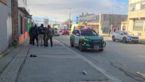 Rápido operativo de Carabineros y Seguridad Municipal termina con dos detenidos tras ataque con arma blanca en el centro de Punta Arenas