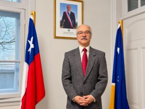Mauricio Peña y Lillo asume como nuevo director regional de Sernatur en Magallanes