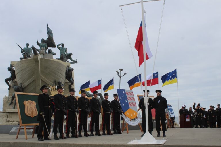 Con desfile cívico-militar conmemoran 183 años de la Toma de Posesión del Estrecho de Magallanes