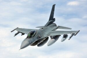 Cazas F-16 realizarán sobrevuelo sobre el Estrecho de Magallanes en Punta Arenas y Porvenir