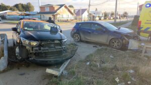 Colisión en esquina de Zenteno con Mardones deja a una mujer lesionada en Punta Arenas