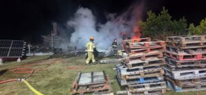 Incendio destruye por completo una vivienda en el kilómetro 36 de la Ruta 9 Sur sector Agua Fresca