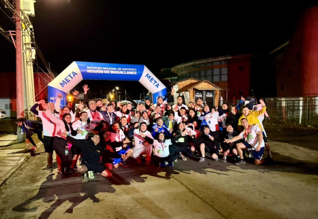 Más de 300 personas participan en la primera Corrida Nocturna Familiar de Cabo de Hornos