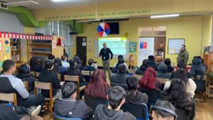 SLEP Magallanes capacita a cerca de 400 estudiantes del Liceo Industrial en la Ley de Responsabilidad Penal Adolescente