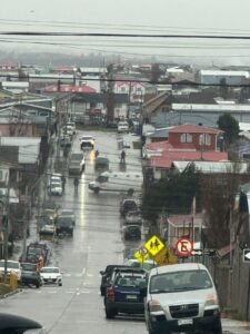 Amplio operativo del OS7 de Carabineros genera cortes de tránsito y allanamientos en el sector poniente de Punta Arenas