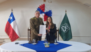 Carabineros de Magallanes firma convenio con Cruz de Froward para otorgar beneficios funerarios a sus funcionarios