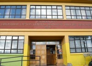 Docentes de la Escuela Bernardo O’Higgins de Punta Arenas rechazan medidas de austeridad del SLEP Magallanes