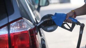 Proyectan alzas de hasta $110 por litro en combustibles a contar del jueves 1 de octubre