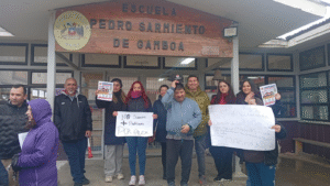 Apoderados exponen crisis de docentes en educación pública