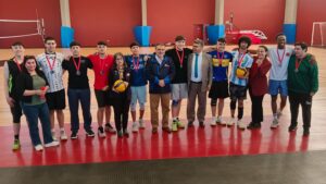 Selección de vóleibol del Liceo Hernando de Magallanes de Porvenir compite en el Campeonato Nacional en Concepción