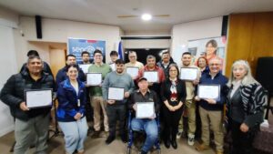 Vecinos magallánicos completaron curso de mecánica básica automotriz
