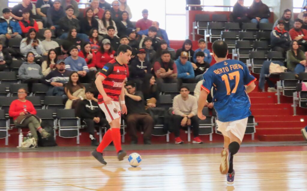 Con apasionantes encuentros arranca la Liga de Futsal de Porvenir 2026 en el Gimnasio Padre Mario Zavattaro