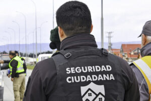 Conductor es detenido tras amenazar de muerte a inspectores municipales
