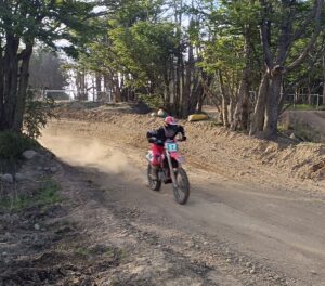 Diego Maragaño y Sebastián Álvarez brillan en el arranque del Campeonato Regional de Motocross 2026-2027 en Punta Arenas