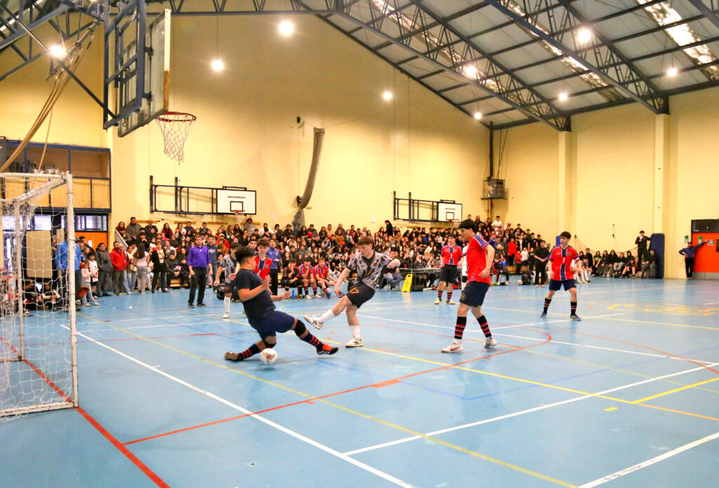 The British School celebra sus 130 años con la multitudinaria Copa de Futsal John Williams en Punta Arenas