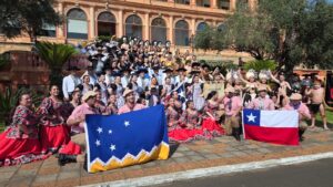 Brisa Austral brilló en Paraguay y prepara su gala en Teatro Municipal