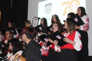 Escuela República de Croacia celebra 70 años de historia con muestra comunitaria en Punta Arenas
