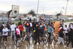 ​Costanera de Punta Arenas fue escenario de la cicletada familiar “Muévete por tu Bienestar”