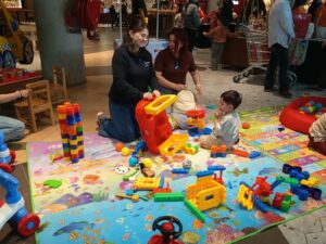 Cesfam Thomas Fenton fomenta hábitos saludables en niños y jóvenes con exitosa jornada comunitaria en el mall de Punta Arenas