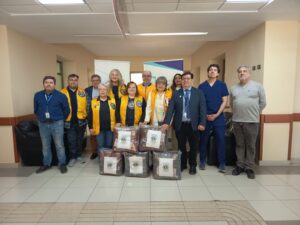 Club de Leones dona 30 frazadas al Servicio de Urgencias del Hospital Clínico de Magallanes