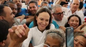 María Corina Machado regresa a Venezuela y reaparece públicamente en el estado Lara