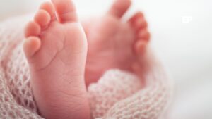 Mujer da a luz al interior de un vehículo antes de llegar al Hospital Clínico de Magallanes en Punta Arenas