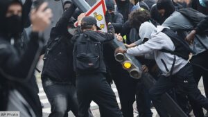 Protestas escalan en Francia con más de 250 mil manifestantes y presionan al gobierno de Emmanuel Macron