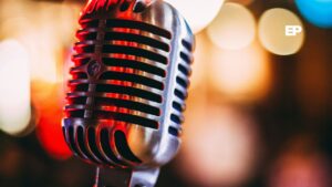 Punta Arenas celebra la novena versión del Festival de la Voz del Adulto Mayor en el Teatro Municipal José Bohr