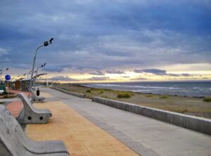 Municipio de Punta Arenas licita $114 millones para renovar iluminación en la Costanera y monumentos emblemáticos