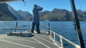 Encuentran sin vida a uno de los pescadores desaparecidos en Puerto Edén