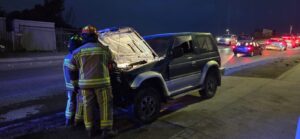 Principio de incendio afectó a vehículo en la intersección de Ignacio Carrera Pinto con Kusanovic en Punta Arenas