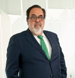 “El éxito no puede medirse únicamente por cuánto aumenta el presupuesto”