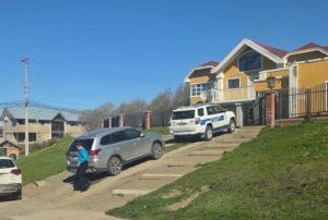 PDI y Fiscalía realizan operativo en controvertida ex residencia de Mejor Niñez en Punta Arenas